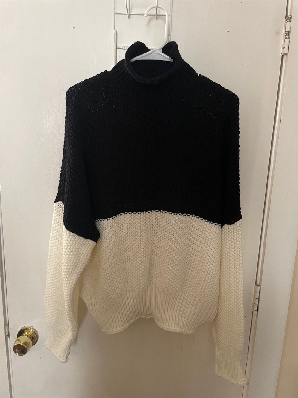 Unbranded white black knit turtleneck sweater